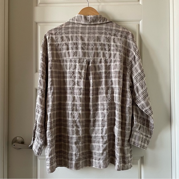 Dazy Button-down Shirt in Brown and White Plaid Size Large - Picture 3 of 4